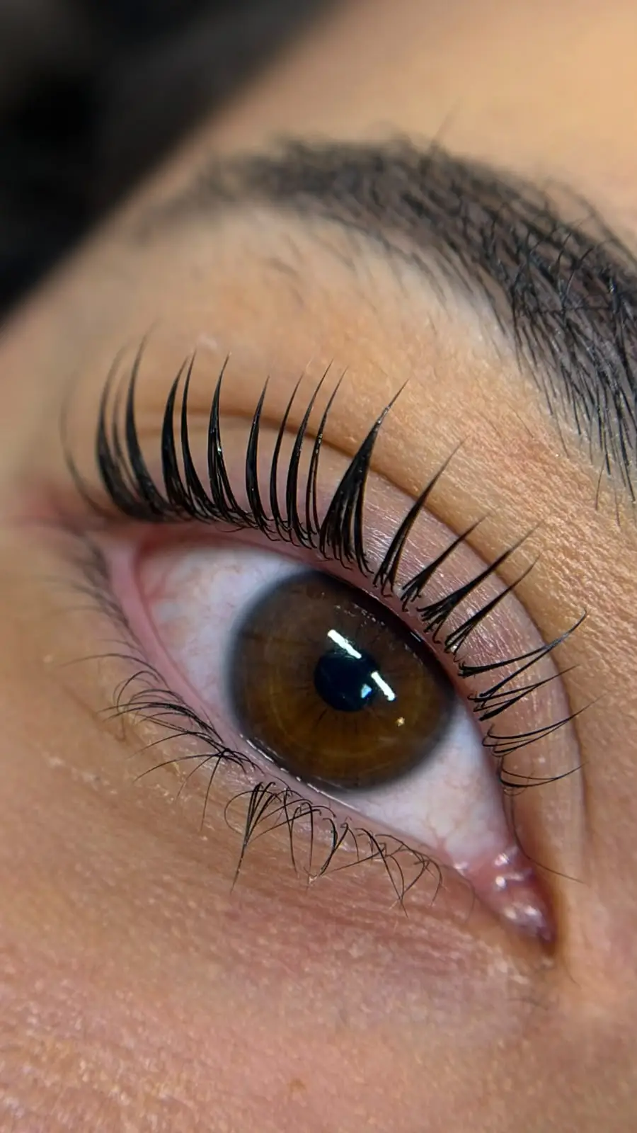 Lash lifting